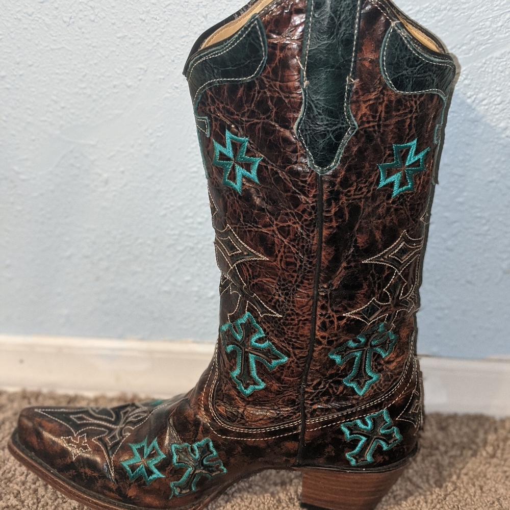 Corral cowboy boots